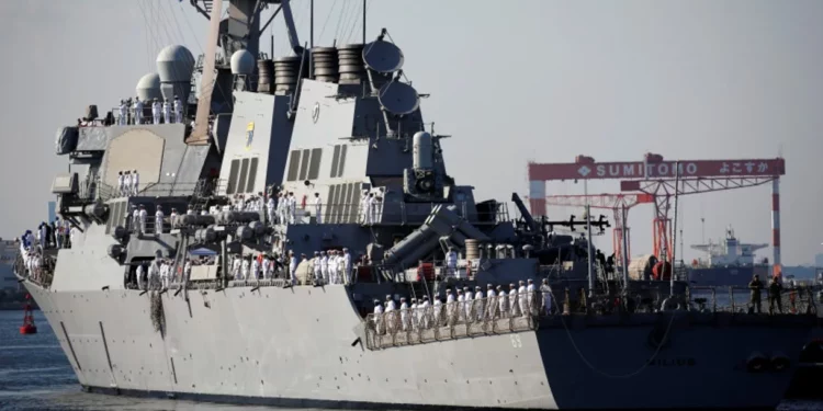 China expulsa un destructor estadounidense en el Mar de China Meridional