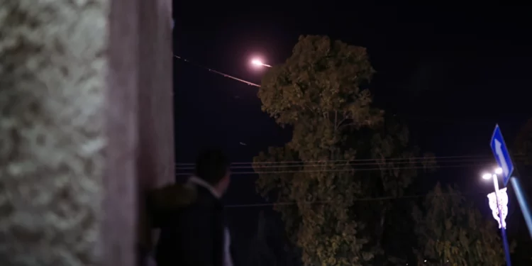 Suenan sirenas de alerta de cohetes en las comunidades cercanas a la frontera de Gaza