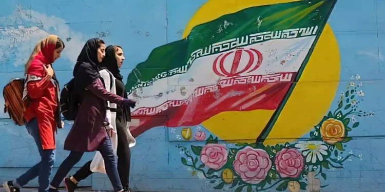 Decenas de alumnas iraníes hospitalizadas en una nueva oleada de presuntos envenenamientos