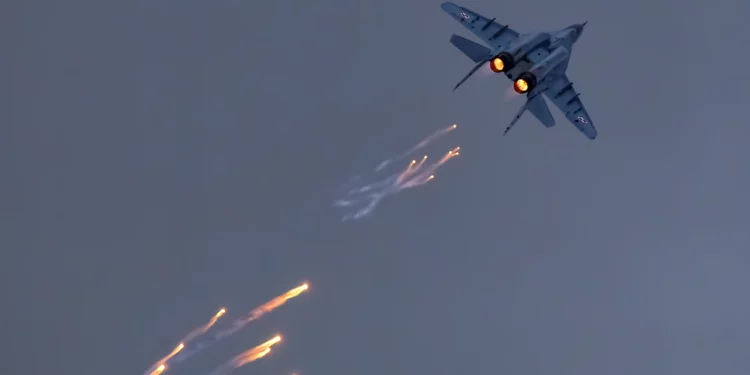 Rusia amenaza con destruir cualquier avión de combate que proporcionen a Ucrania
