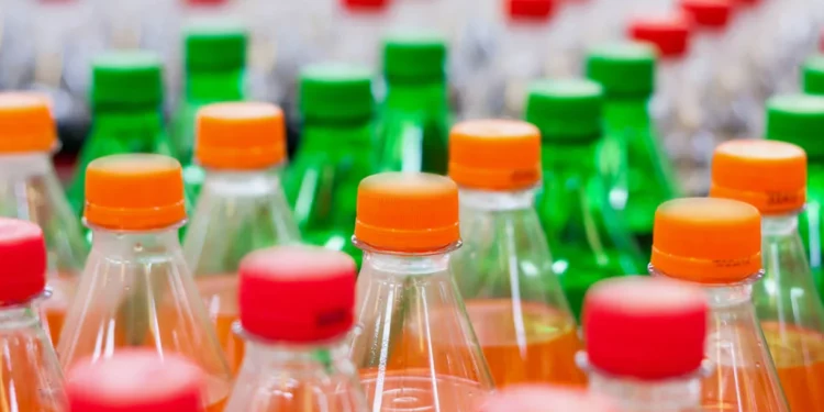 El ministro Smotrich baja el impuesto a las bebidas azucaradas