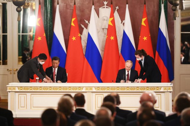 Putin se reúne con Xi Jinping en el Kremlin