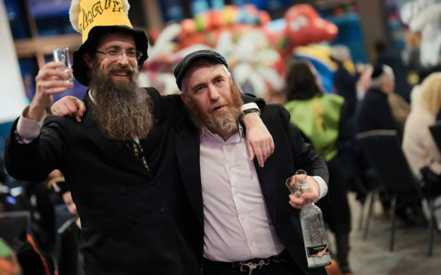 Los refugiados ucranianos celebran Purim en Berlín