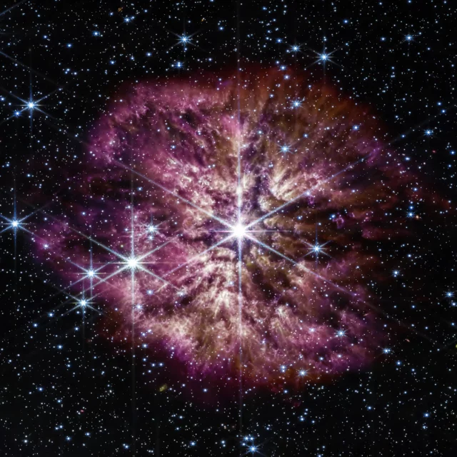 Estrella moribunda capturada por el telescopio Webb