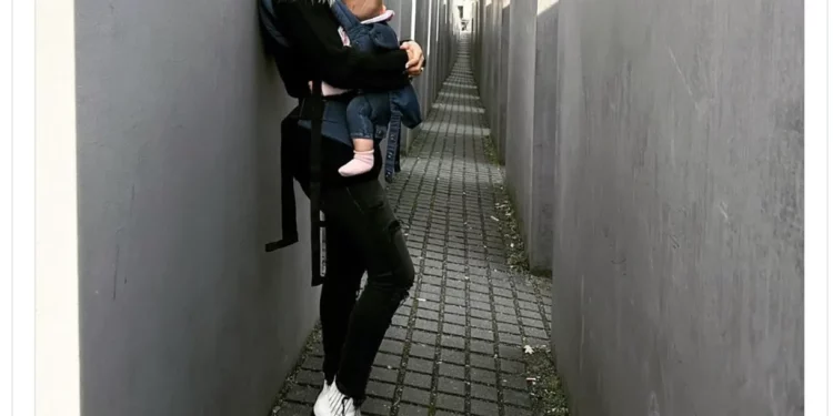 Polémica por foto de Luisana Lopilato en memorial del Holocausto en Berlín