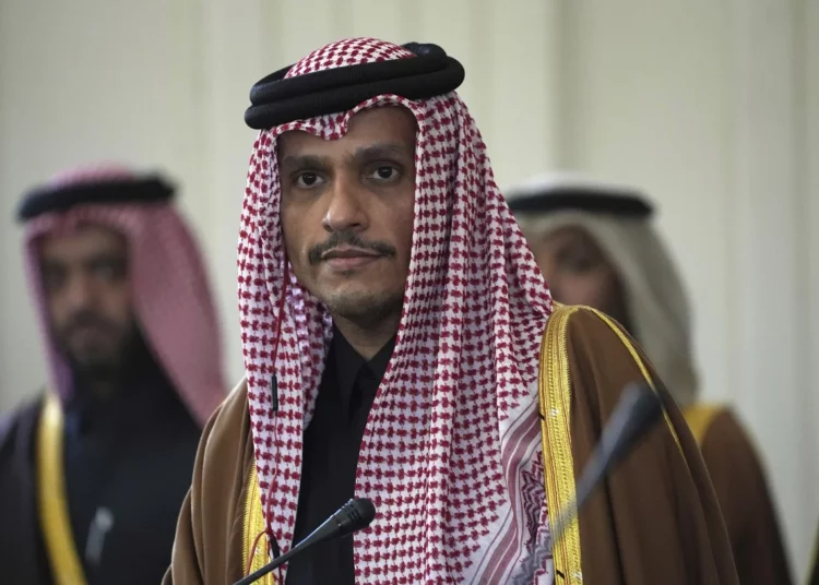 El principal diplomático de Qatar jura como nuevo primer ministro