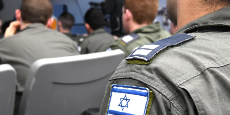 Ex comandantes de la IAF exigen al Netanyahu que detenga las reformas judiciales