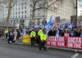 Manifestantes judíos de izquierda intentan bloquear a Netanyahu en Londres