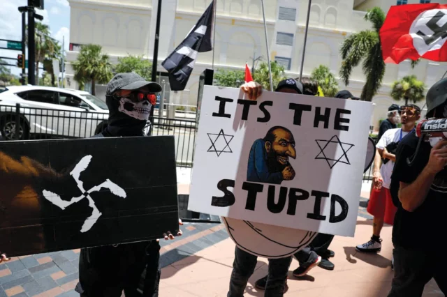 Florida intenta frenar el aumento de neonazis
