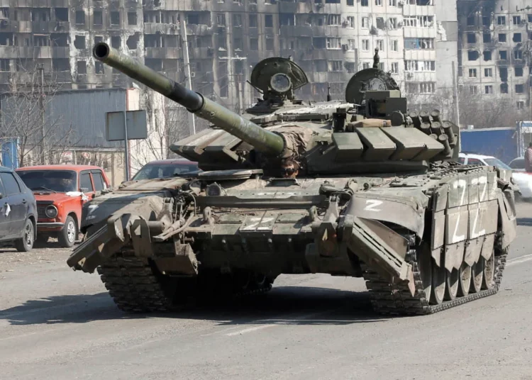 Rusia reemplaza las pérdidas de blindaje por tanques de la era soviética