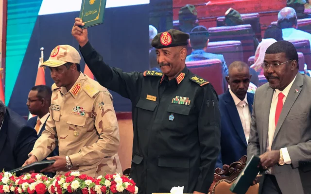Generales sudaneses en Israel: negociación para el alto el fuego