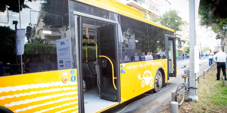 El plan de electrificación de autobuses israelíes avanza