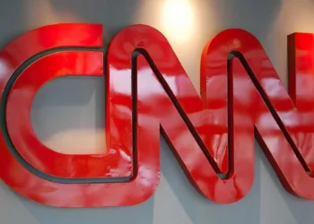 Periodista de CNN elimina publicaciones antiisraelíes tras polémica