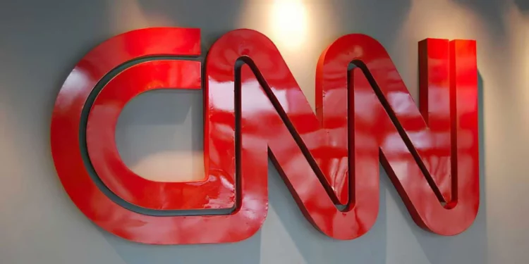 Periodista de CNN elimina publicaciones antiisraelíes tras polémica