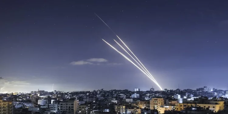 Terroristas de Gaza lanzan dos cohetes contra Israel al comenzar Pésaj