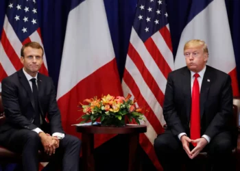 Trump acusa a Macron de complacer a China