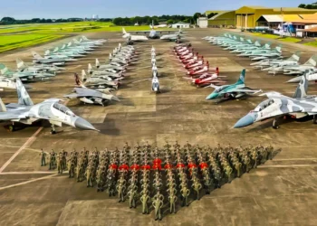 Indonesia exhibe F-16 y Su-30 juntos en desfile aéreo
