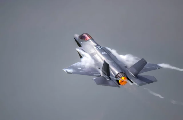 El motor del F-35 eleva a más de $101 millones el precio de cada caza