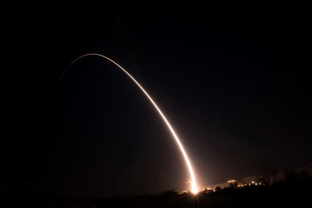 EE. UU. realiza prueba de misil balístico con avión de mando nuclear