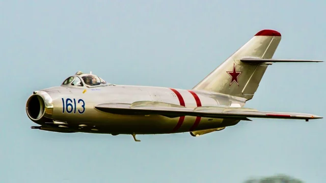 MiG-17: el caza ruso que desafió a los F-8E Crusader en Vietnam