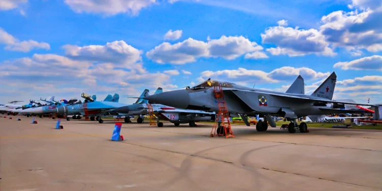 Cazas MiG-31K rusos con misiles hipersónicos vuelan lejos de Bielorrusia para eludir ataques ucranianos
