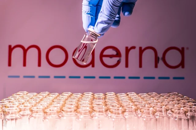 Nueva “vacuna” de Moderna contra el cáncer: esperanza y cautela