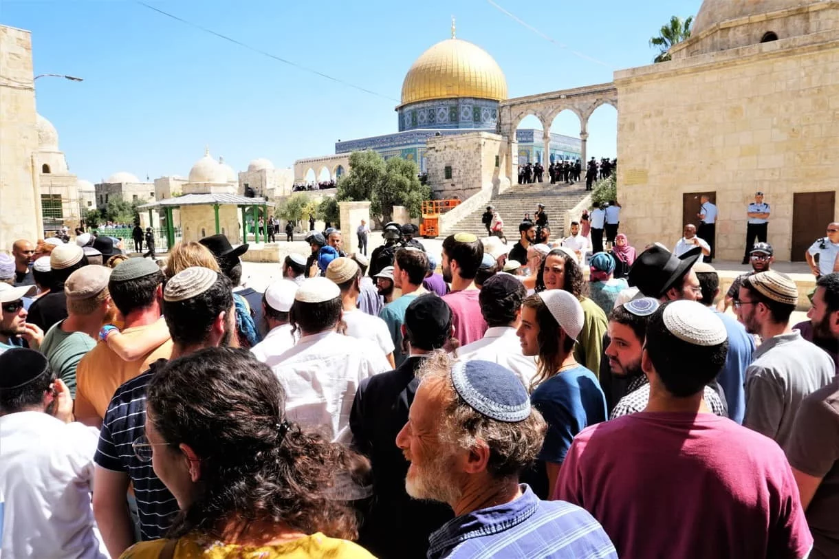 Cientos de judíos visitan el Monte del Templo tras la violencia islamista en “Al Aqsa”