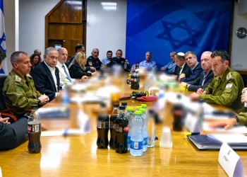 Netanyahu a los ministros: Israel debe evitar una escalada en varios frentes