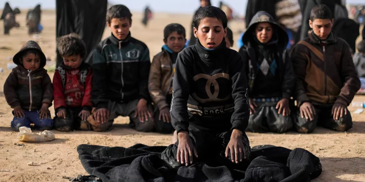 Canadá accede a repatriar a mujeres y niños vinculados a ISIS en Siria