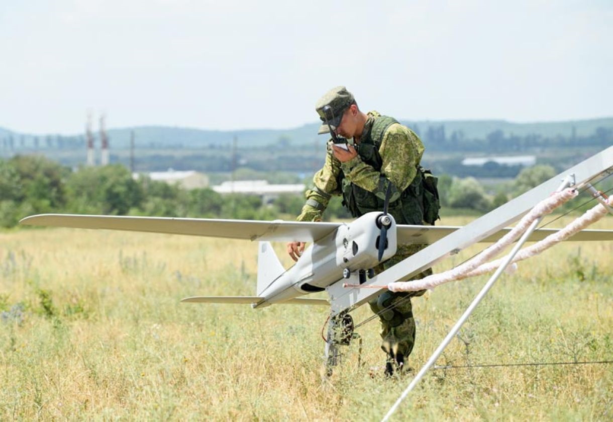Rusia despliega drones pesados con bombas FAB-100 para dominar el espacio aéreo