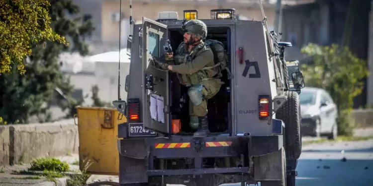 Ataque palestino en Samaria: un soldado de las FDI herido