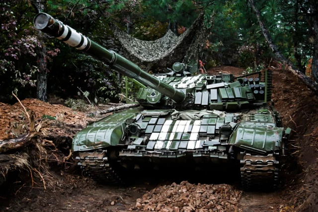 Ucrania demuestra la potencia de misil Javelin contra tanque T-72 ruso