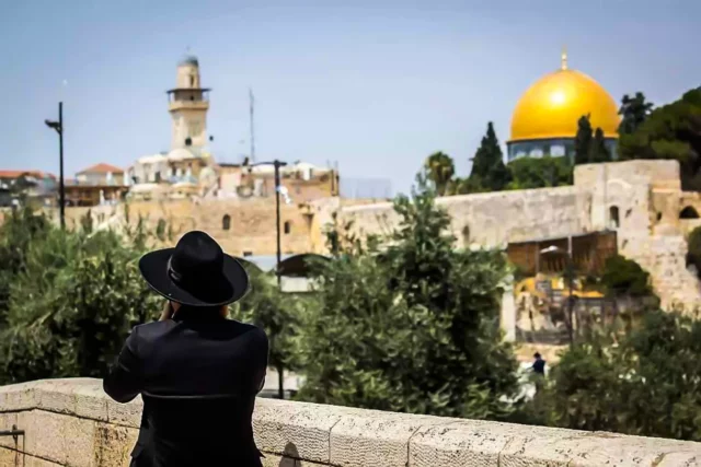 Qatar condena visitas judías al Monte del Templo: “el asalto de los colonos”