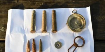 Hallan brújula histórica en campo de batalla de la Guerra de la Independencia
