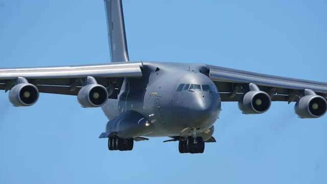 Y-20 chino aterriza cerca de Moscú: se sospecha de la entrega de sistemas antidrones