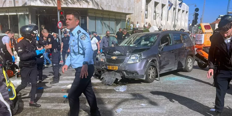 Atentado en Jerusalén deja cinco heridos en embestida terrorista