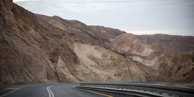 Carreteras reabiertas hacia Eilat tras intensas lluvias e inundaciones en Israel