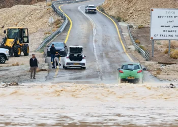 Tormentas causan cierre de carreteras y sitios turísticos en Israel