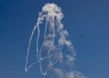 34 cohetes disparados desde el Líbano a Israel: Hezbolá niega responsabilidad en ataque