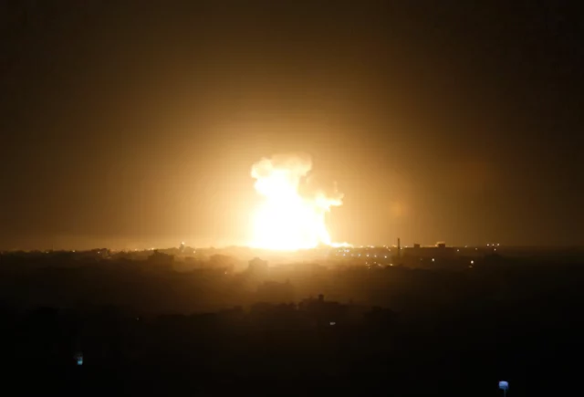 Dron de las FDI destruye plataformas de lanzamiento en Siria en respuesta al lanzamiento de 6 cohetes