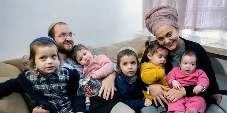 Condenan a terrorista que apuñaló a mujer frente a sus hijos