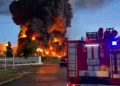 Incendio enorme en depósito de Crimea tras ataque con dron
