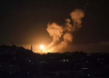 Israel ataca túneles y fábricas de armas de Hamás en Gaza