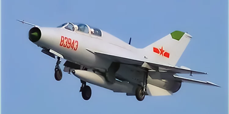 China transforma cazas J-6 y J-7 en vehículos aéreos no tripulados