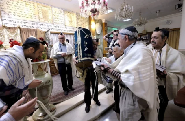 Irán coacciona a judíos para que se unan a marcha anti Israel en lugar de celebrar Pésaj