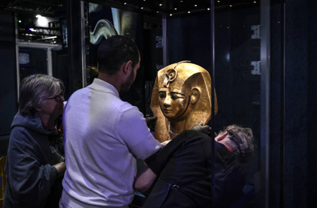 Descubren el sarcófago de Ramsés II en París