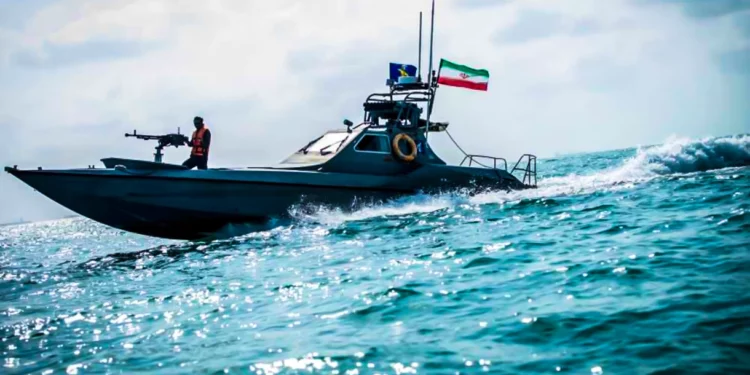 Irán confisca 1,5 millones de litros de combustible y arresta a tripulantes de un buque