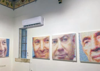 Gavin Rain revela rostros de líderes israelíes en neo puntillismo