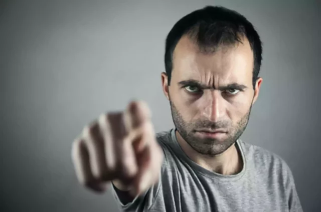La acusación de “antisemitismo” como arma contra los conservadores