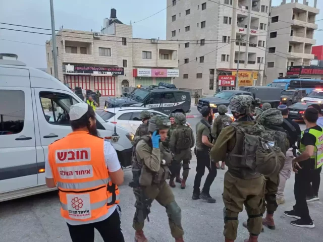 Terrorista palestino atropella a un soldado israelí